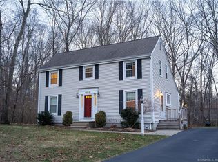 1 Red Fox Rd, East Lyme, CT 06333