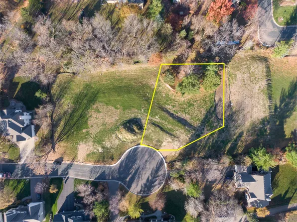 3941X White Oak Ln, Excelsior, MN 55331