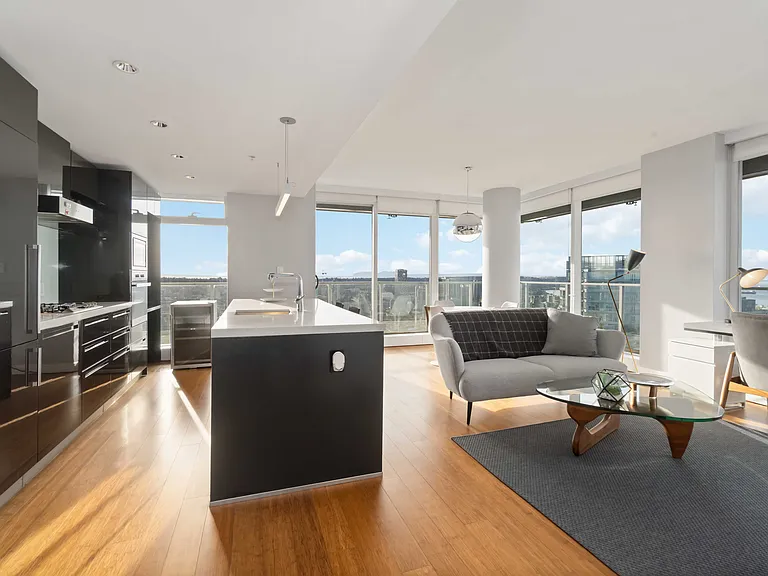 777 Richards St #D42 — Photo 14