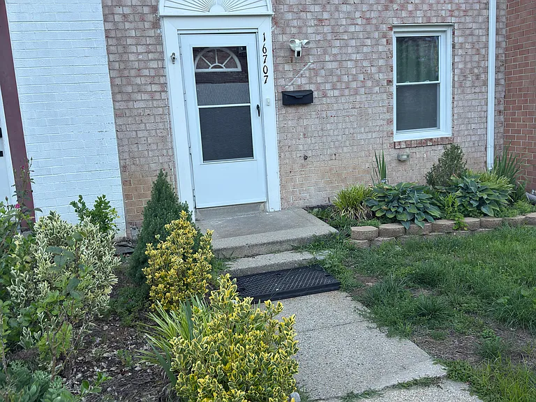 16707 Chowning Ct — Photo 3