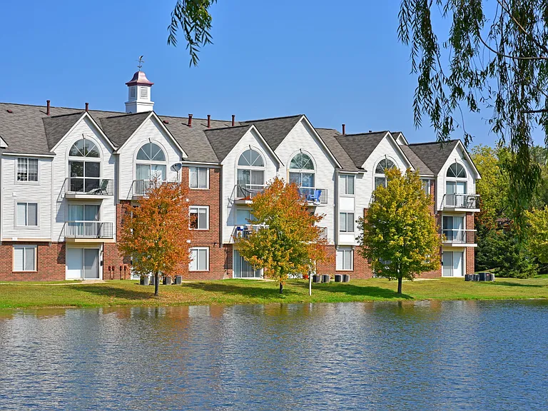 Lakeside Apartments