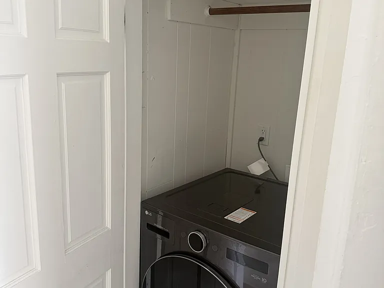 3 Berwick Rd #4 — Photo 10