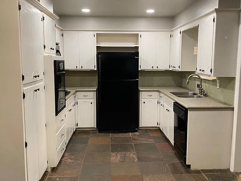 1602 Oakwood Dr — Photo 12