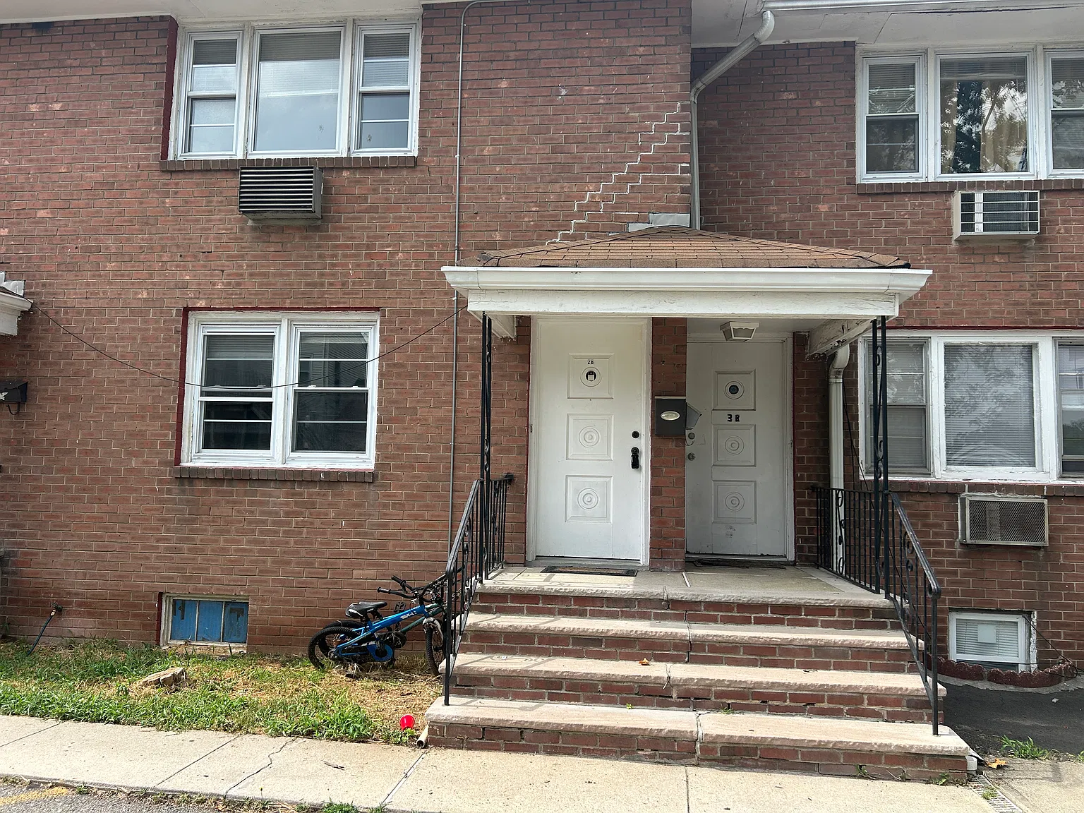 2 bed, $2,350 — Photo 1