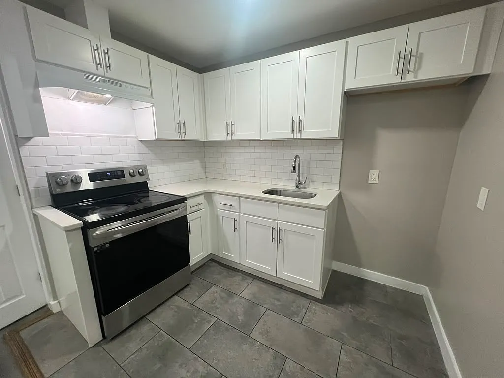 2 bed, $2,200 — Photo 1