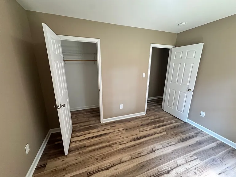 943 Grace St — Photo 23
