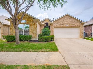 1104 Nora Ln, Denton, TX 76210
