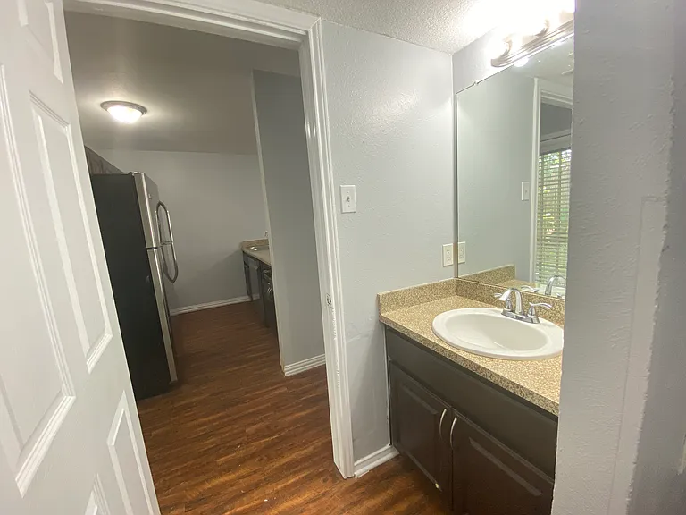 207 Country Bend Dr — Photo 11