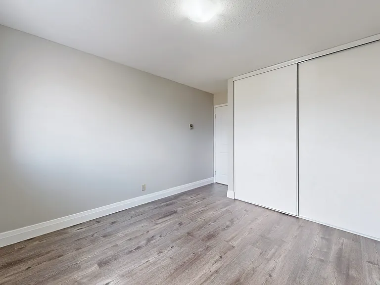 405 Sidney St — Photo 22