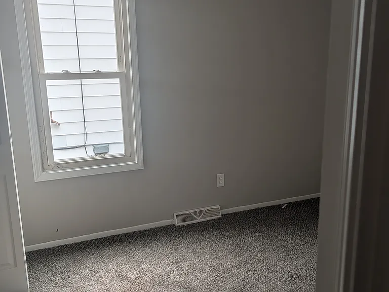8686 Ford Ave — Photo 9