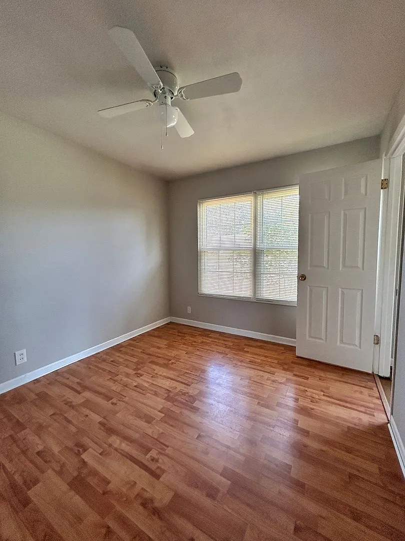 Spacious 4-Bedroom Home in Mehlville School District — Photo 4