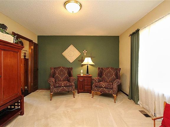 5th image of 116 W Platt Dr