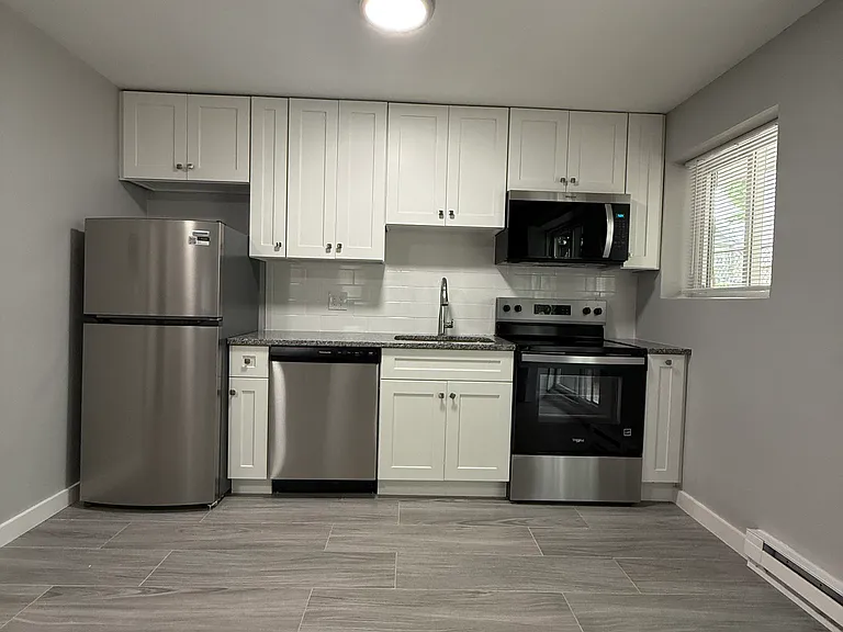 565 Hyde Park Ave #2 — Photo 20