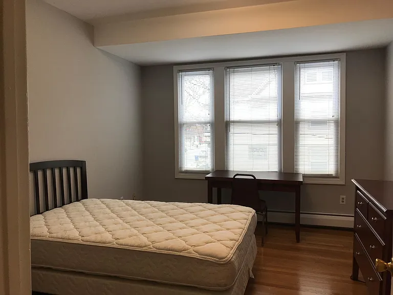 798 Orange St — Photo 2