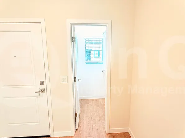 2821 W Red Fox Rd, Phoenix, AZ 85085