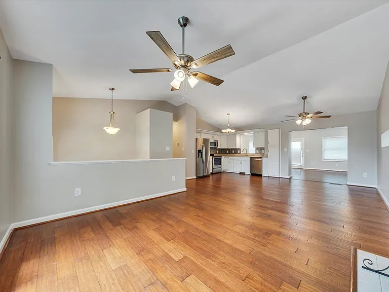 1905 Summerfield Dr — Photo 10