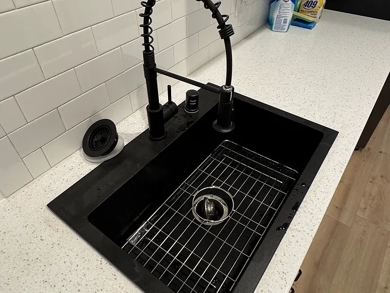 High pressure kitchen sink w/garbage disposal