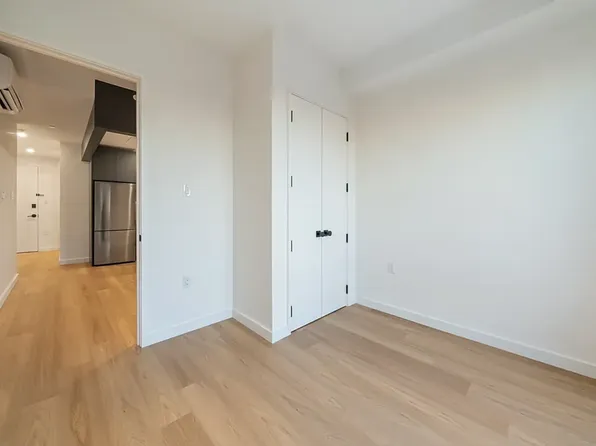 931 Carroll Street 315 image 3 of 32