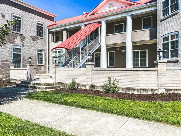 210 E Withers Rd APT 101, Wytheville, VA 24382