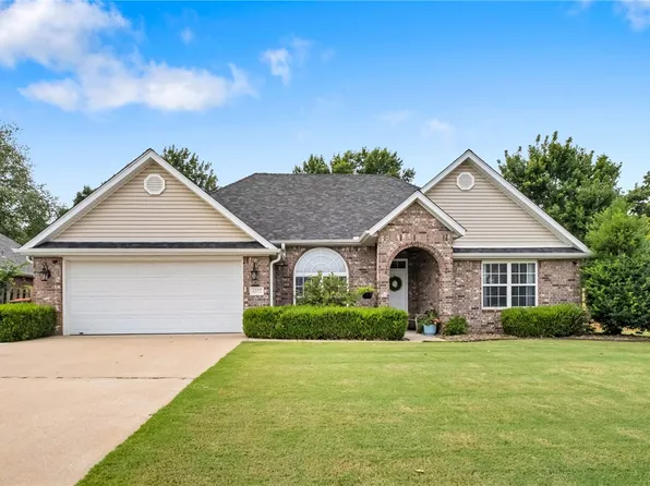 4377 Ravenwood Ln, Springdale, AR 72762