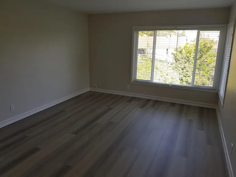 108 42nd Ave — Photo 7