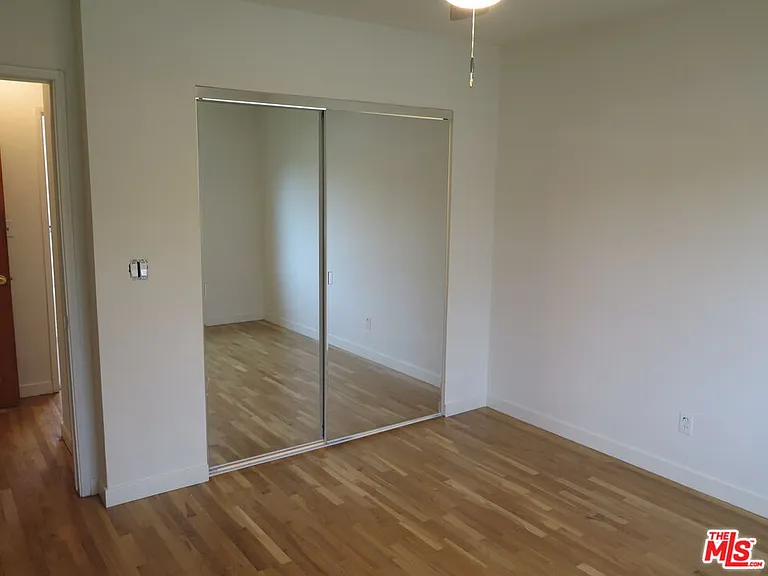 2221 Ocean Park Blvd #5 — Photo 11