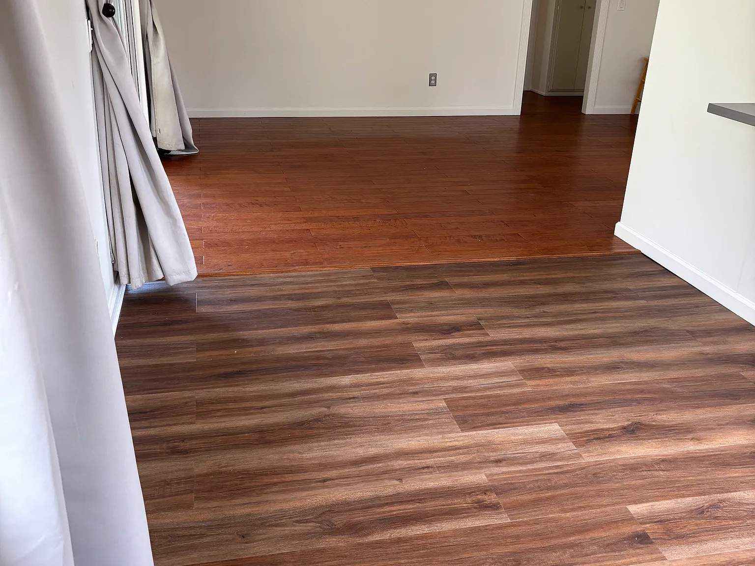 23464 Sylvan St — Photo 4