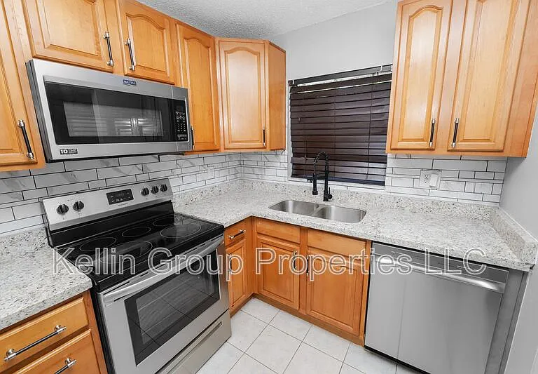 2862 Somerset Park Dr — Photo 7