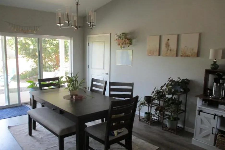 3 bed, 1470 sqft, $2,400 — Photo 3