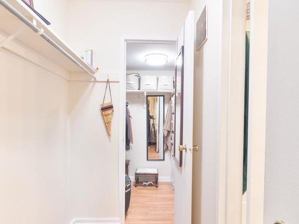 21 Canterbury Sq APT 102