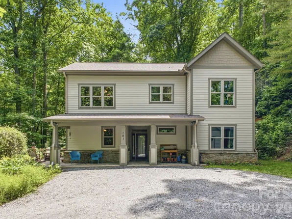101 Reeds Creek Rd, Fairview, NC 28730