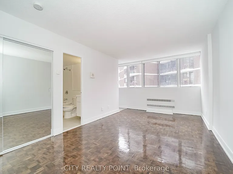 33 Isabella St #2405 — Photo 6