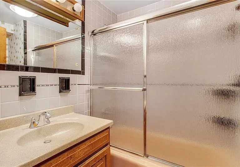 1146 Duffield St — Photo 17