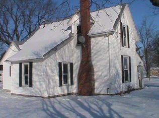 204 E Lake St, Summitville, IN 46070