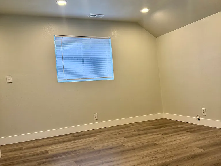 7298 S Highland Dr — Photo 11