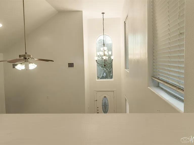 10904 Panther Ct — Photo 8