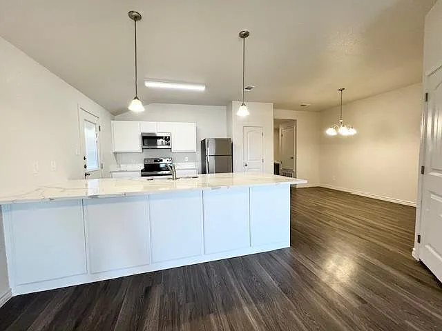 Building Photo - 110 Dolphin Dr #A