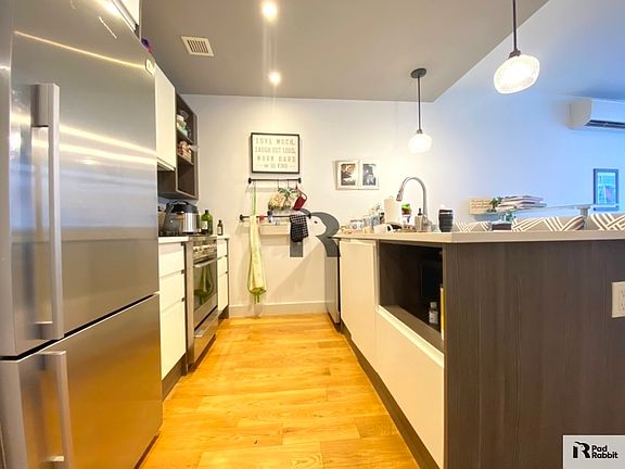 2nd image of 740 Dekalb Ave #202A