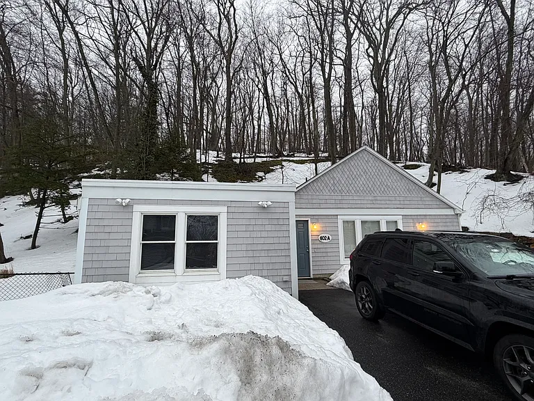 602A E Main St — Photo 2