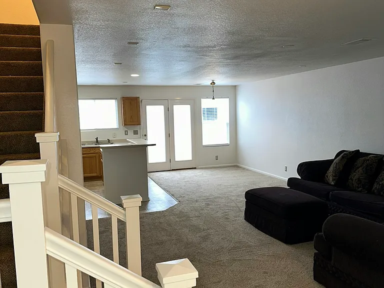 19069 E 58th Ave — Photo 3