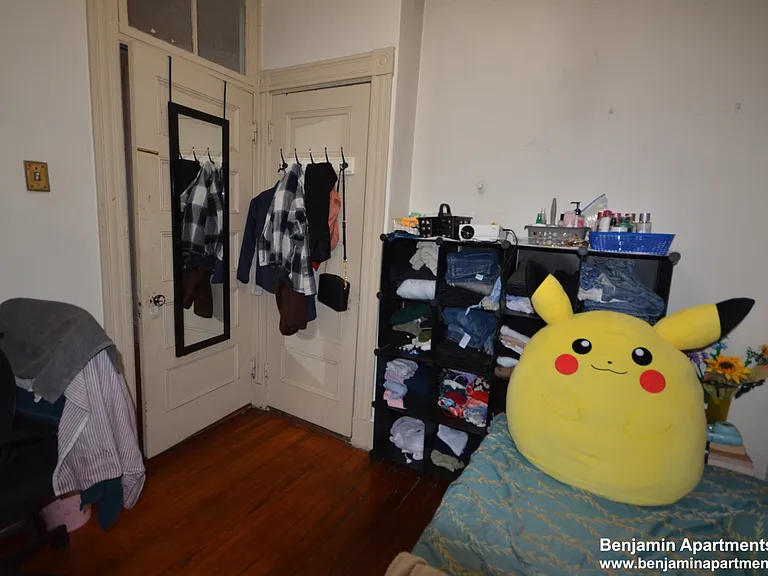 77 Walnut St #4 — Photo 9