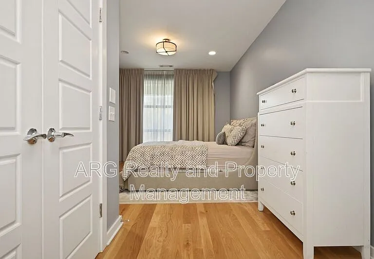 472 Martin St SE — Photo 7