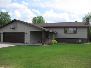 325 9th St SW, Perham, MN 56573