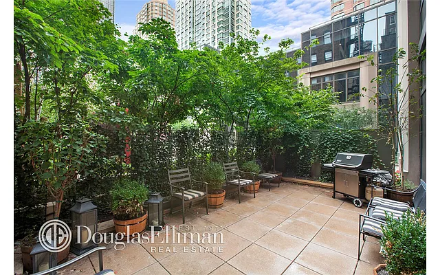 Sold by Douglas Elliman | media 8