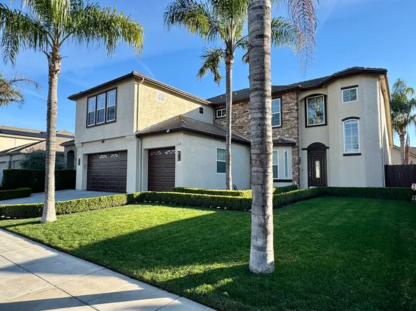 5743 W Chennault Ave, Fresno, CA 93722