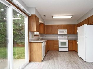 1563 Cedar Crest Dr, Lincoln, NE 68521