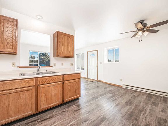 3rd image of 411 Robert Ct
