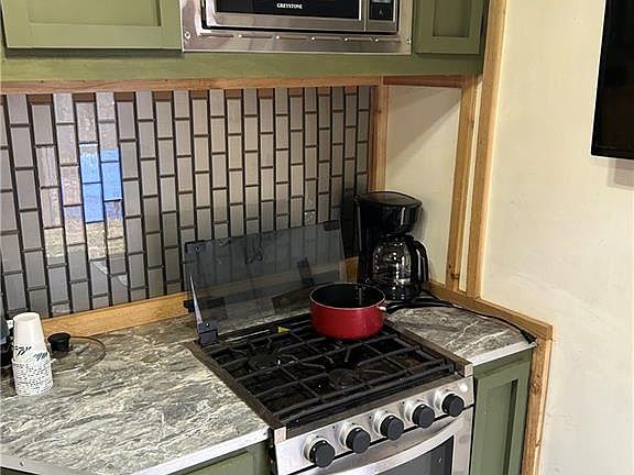 4th image of 000 Hallberg Road