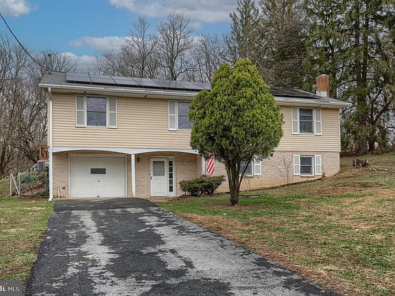 2nd image of 7960 Rider Ln