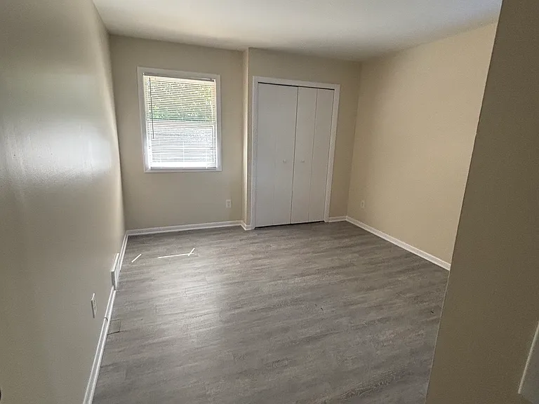 2462 Woodcliff Ave SE — Photo 3